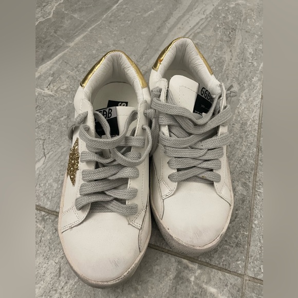 Sneakers - Picture 4 of 4